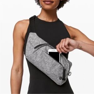 Lululemon On The Beat Oversized Belt Bag sling Fanny pack in Heathered Black